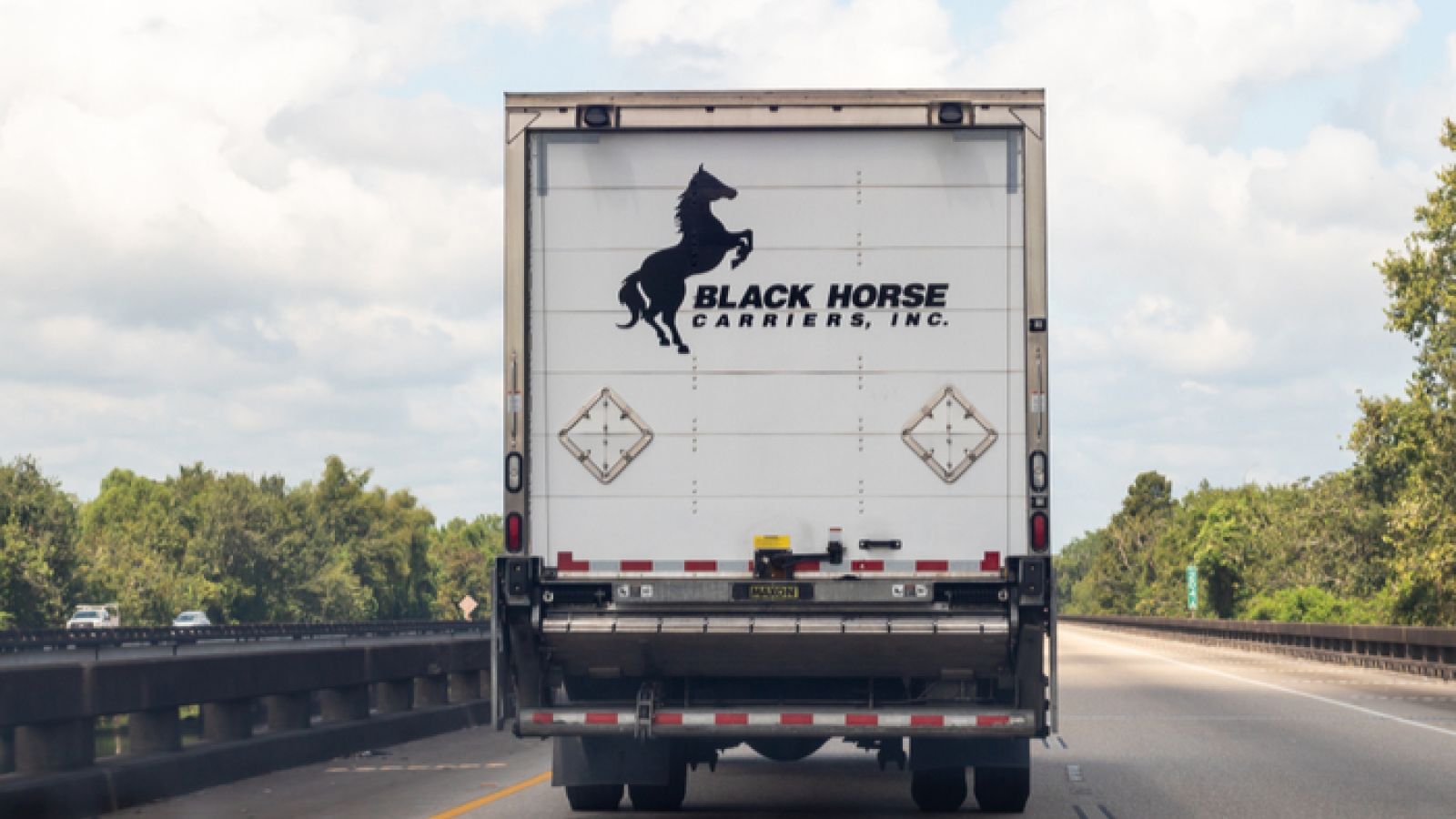 Penske buys Black Horse to expand dedicated trucking service Journal